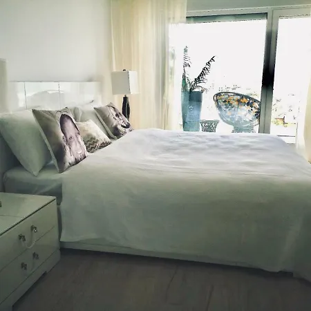 Apartment White Tower - Private Mamaia